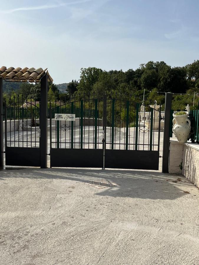 Villa Fiore - Piscina E Idromassaggio إيتري المظهر الخارجي الصورة